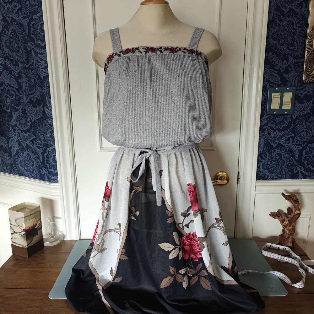Vintage 70s 80s Grey with Rose Print Dress Sz Lg -XL